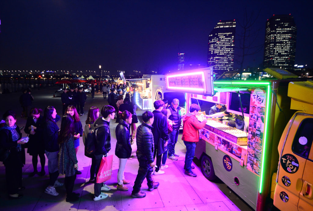 Seoul will open 'food truck street' at Namdaemun Market