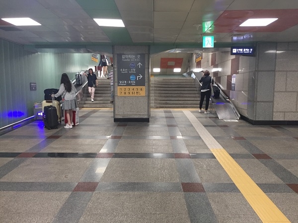 Luggage Conveyor Belts - Seoul Station