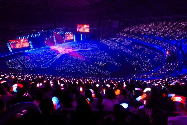 EXO, a total of 66,000 people mobilized 'Catching eyes and ears happy festival'