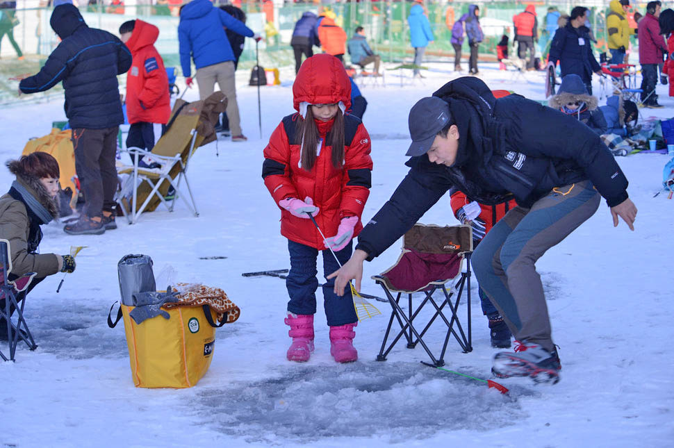 Hwacheon Sancheoneo Ice Festival to attract record no. of foreign tourists