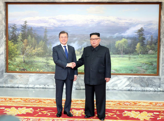 [Breaking News] South Korean President Moon and North Korean Supreme Leader Kim has second summit today