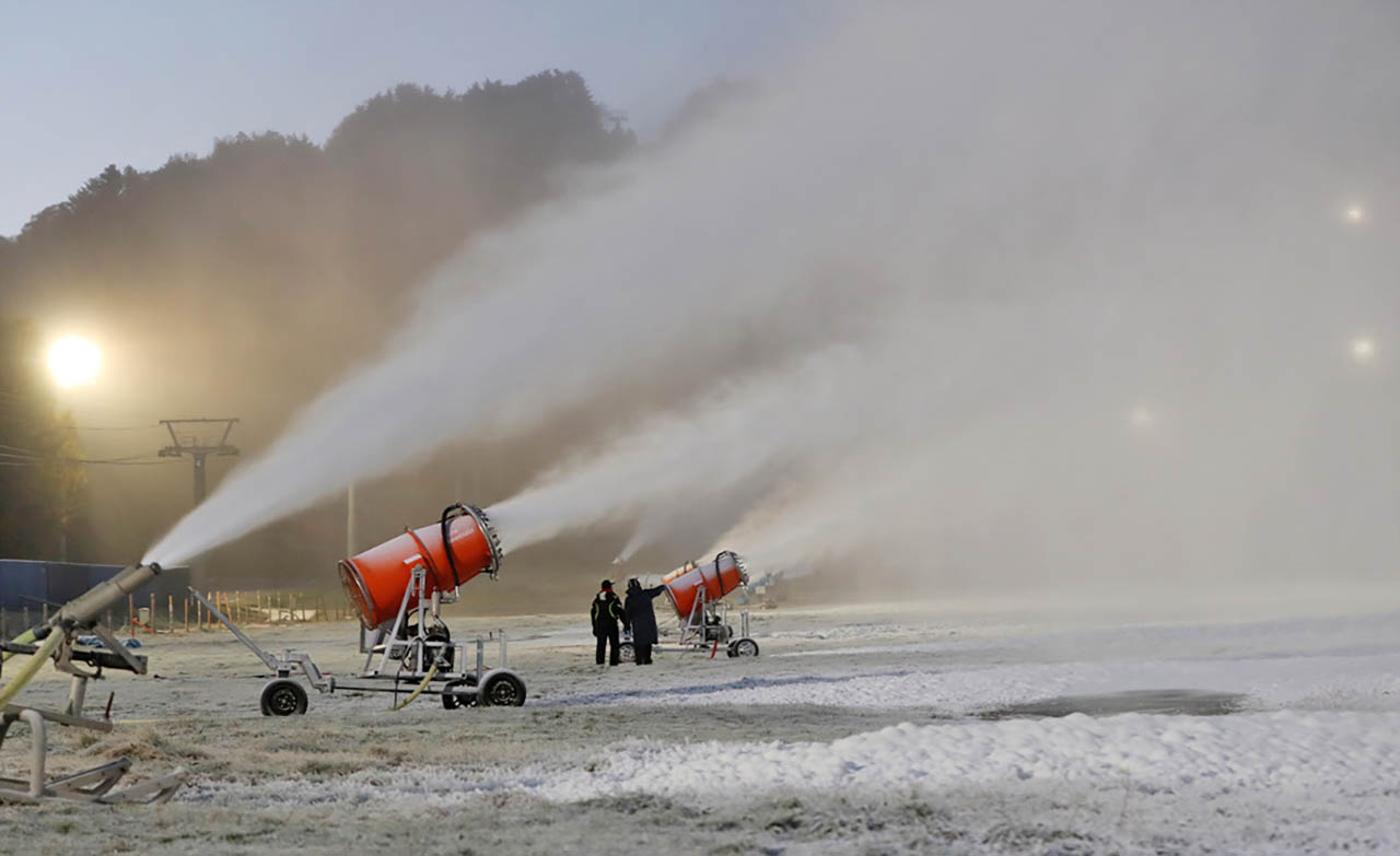 Korea Ski Resorts Suffer from Snowless Winter
