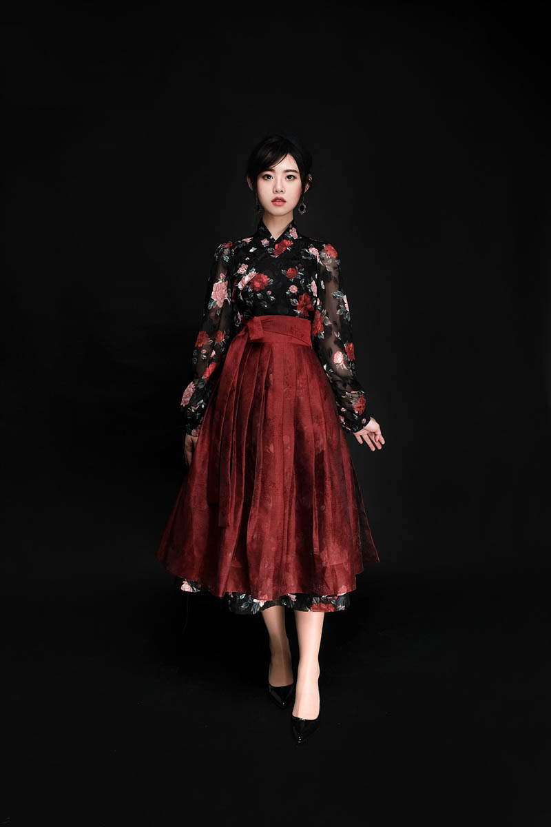 Modernized hanbok setting a trend in Korea now