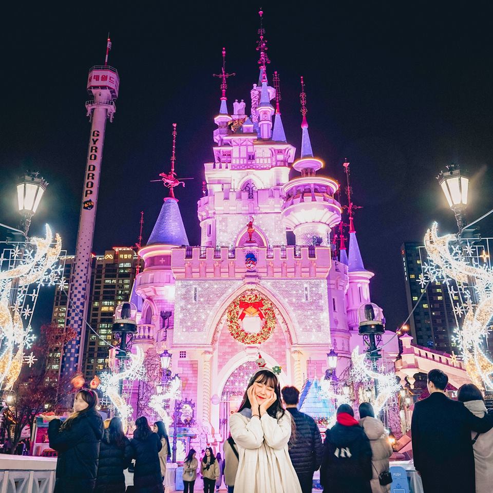 The reason why you should go to Lotte World this winter