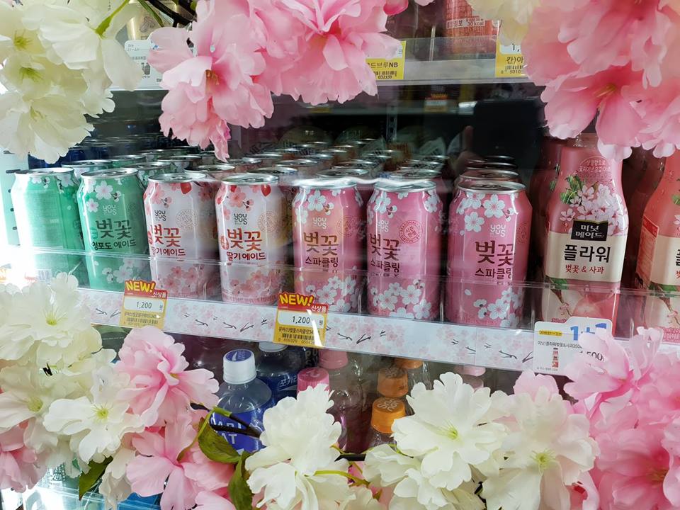 MUST TRY! YUMMY PINKY SNACKS AND DRINKS DURING CHERRY BLOSSOM CELEBRATION