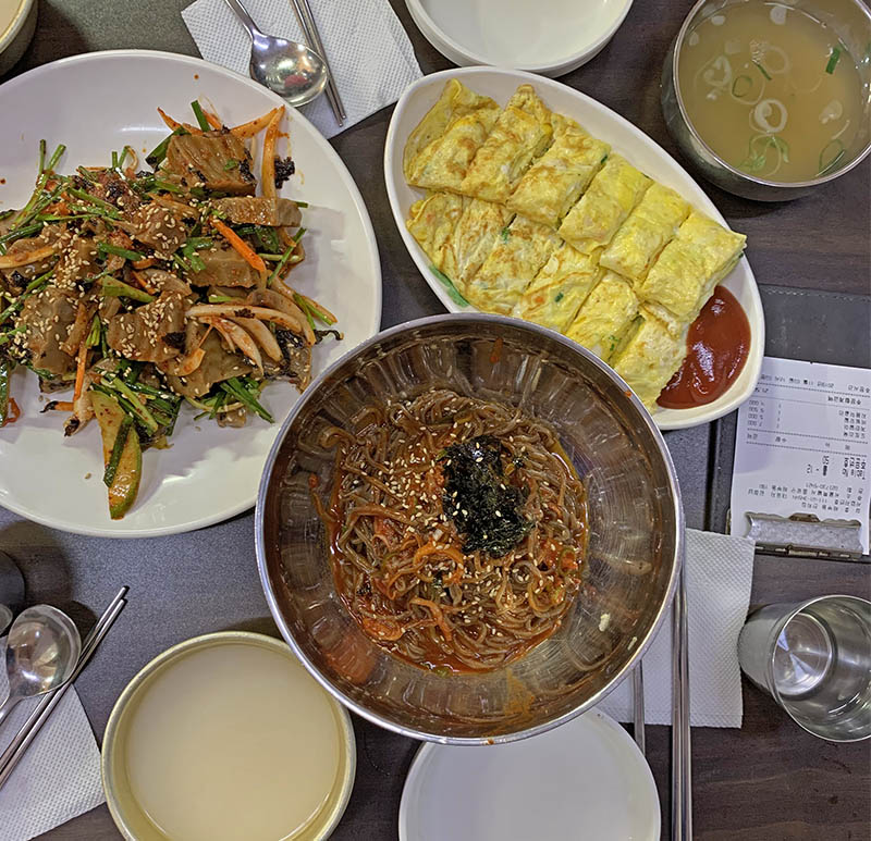 Must-eat if you visit Gyeongbok-gung Palace. Hidden local gourmet's restaurant #Chebudong Janchijip