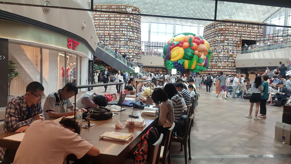 A Bookworm's Paradise! - Starfield Library at COEX Gangnam, Seoul